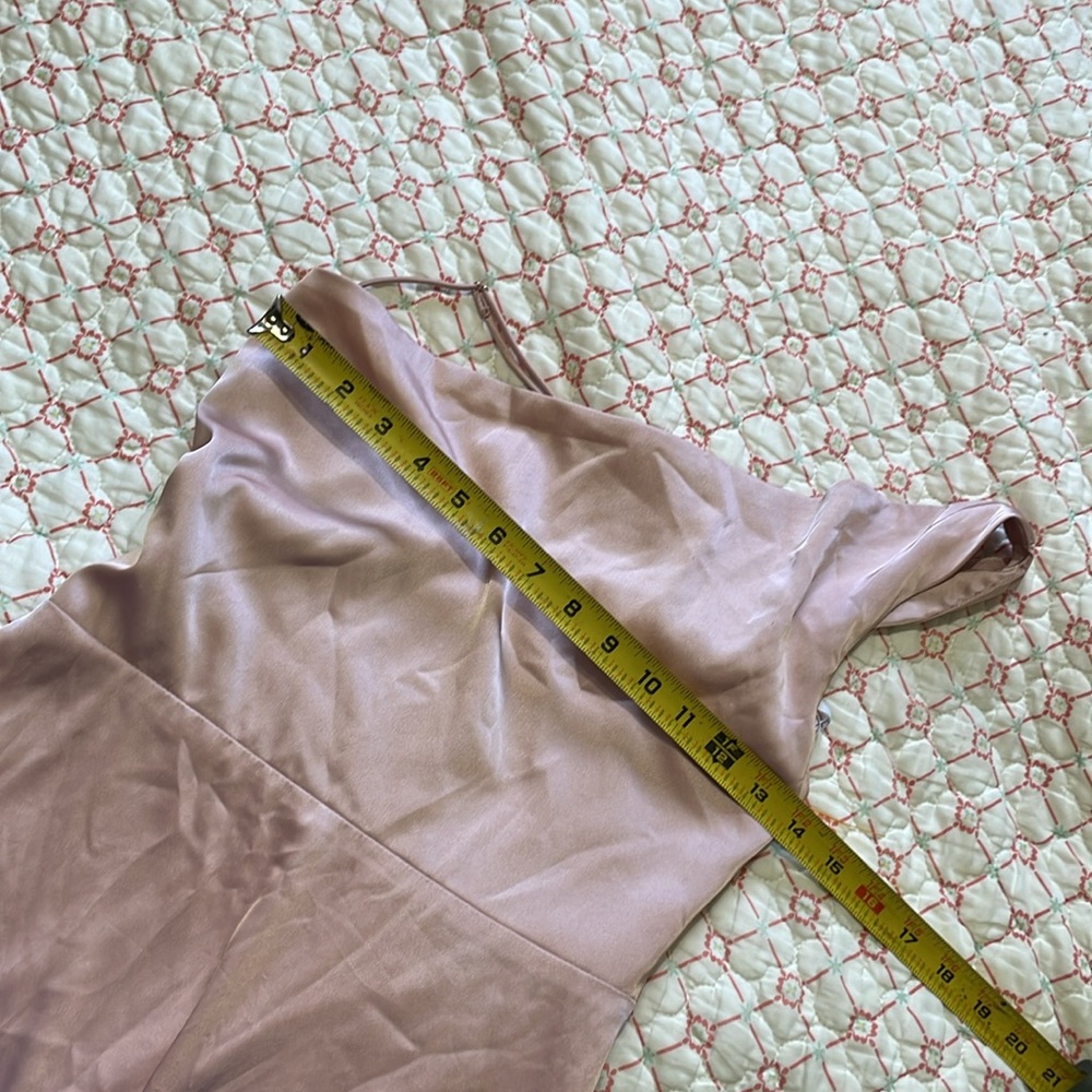 Lulu’s asymmetric satin dress - Picture 6 of 8